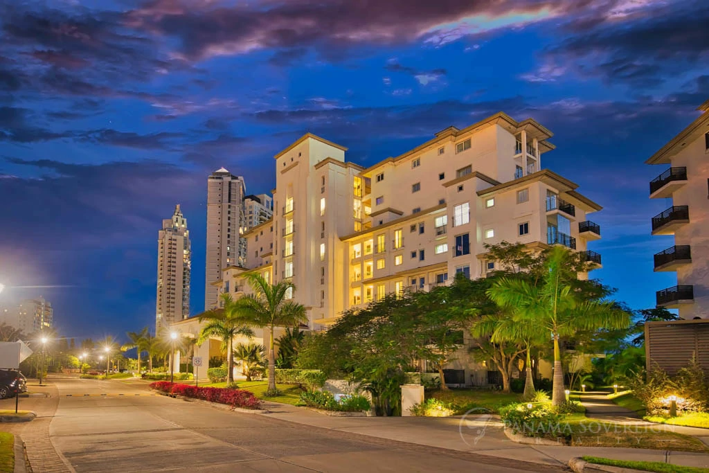 4 Bedroom Condo in Santa Maria