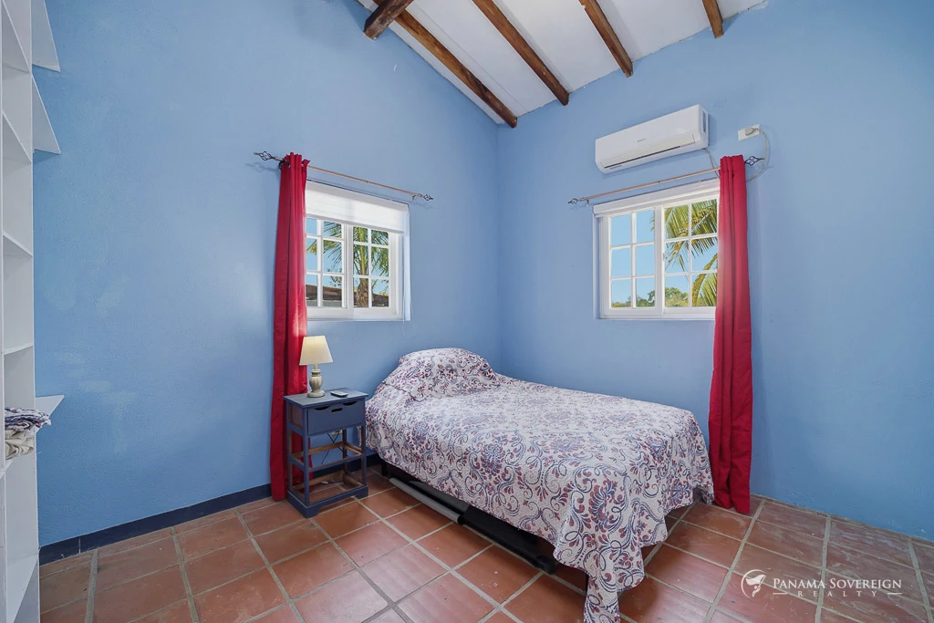 3 Bedroom House in Pedasi - Gallery image 11