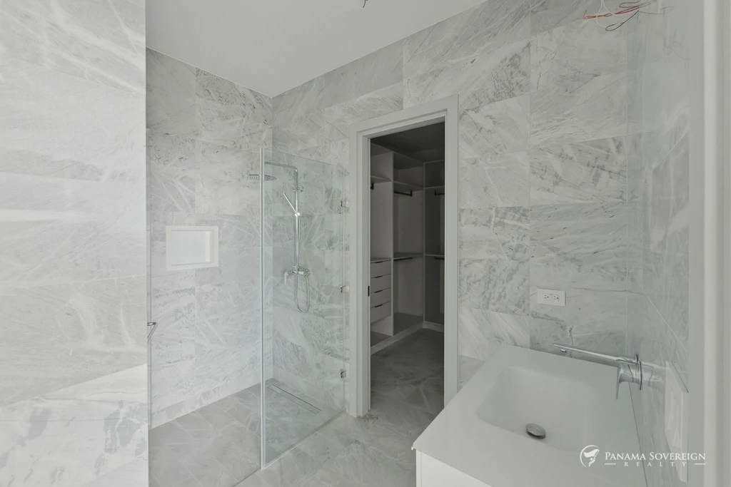 4 Bedroom Condo in Santa Maria - Gallery image 21