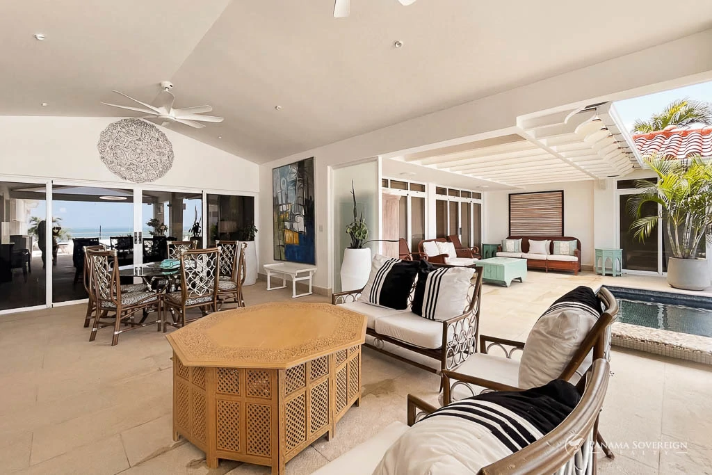 5 Bedroom House in San Carlos - Gallery image 4