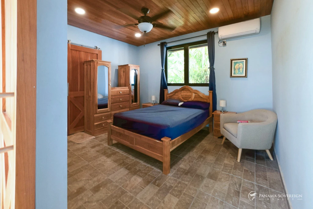 2 Bedroom House in Bucaro - Gallery image 12
