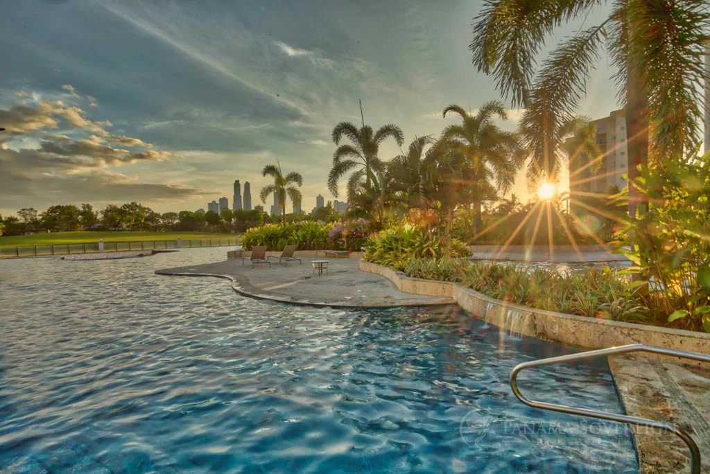 4 Bedroom Condo in Santa Maria - Gallery image 2