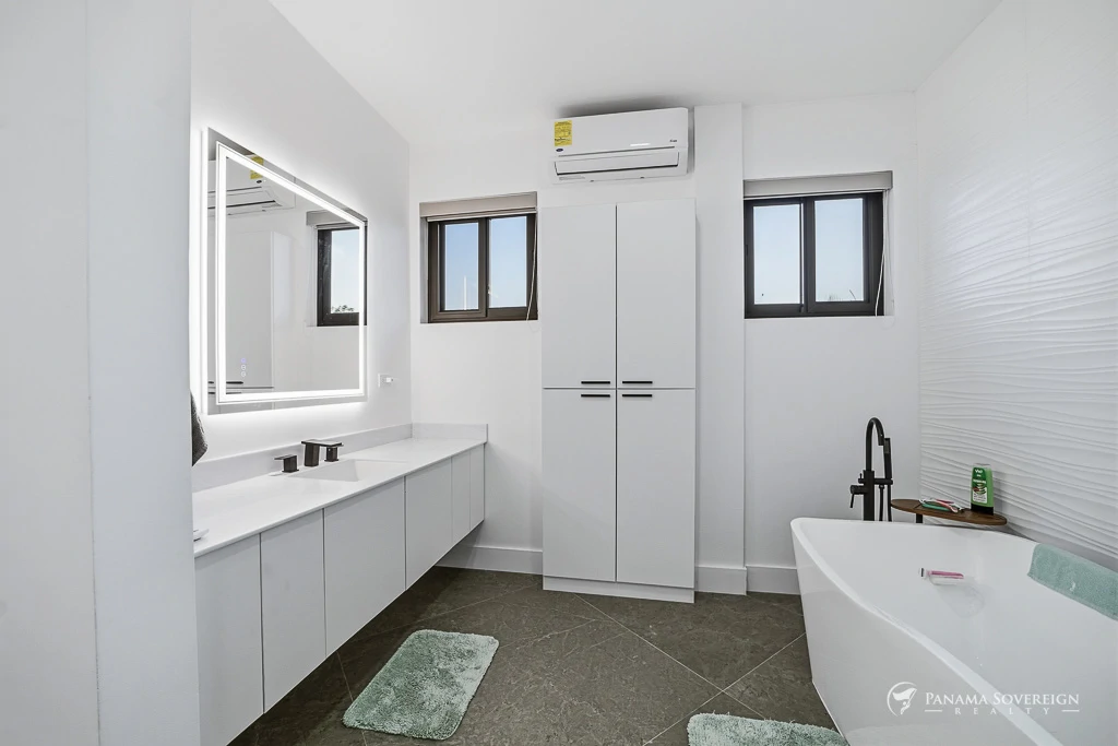 3 Bedroom House in Los Destiladeros - Gallery image 41