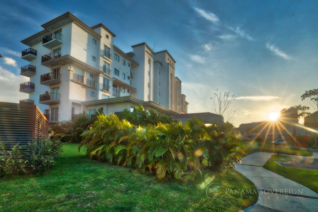 4 Bedroom Condo in Santa Maria - Gallery image 12