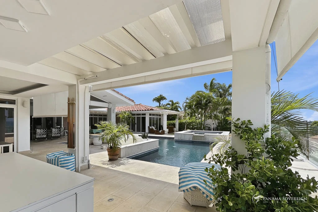 5 Bedroom House in San Carlos - Gallery image 7