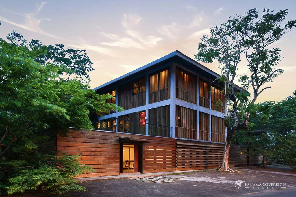 4 Bedroom House in Canal Zone