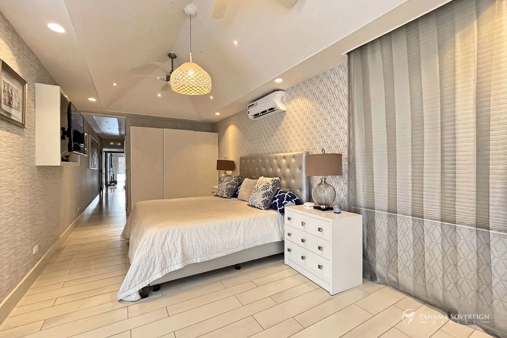 5 Bedroom House in San Carlos - Gallery image 32