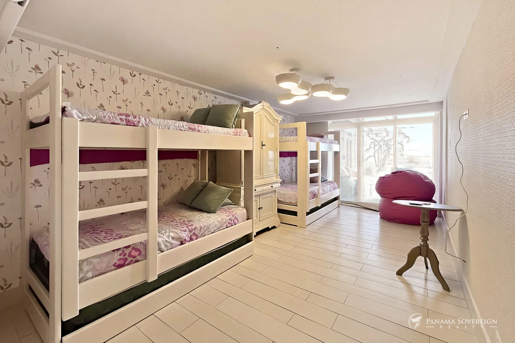 5 Bedroom House in San Carlos - Gallery image 21