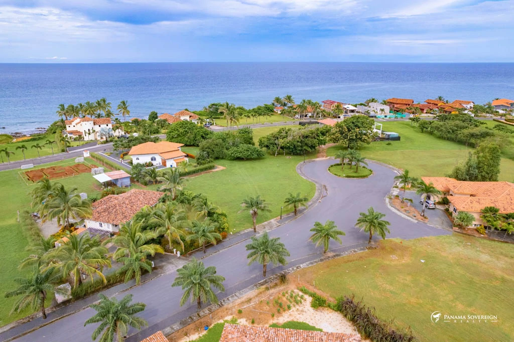 Land in Pedasi