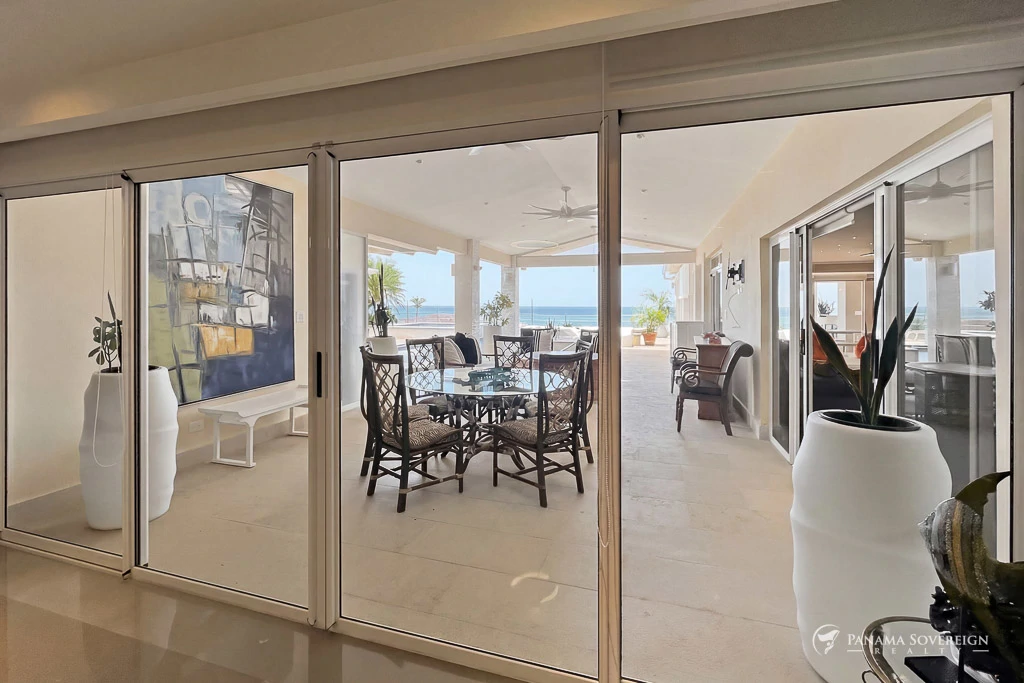 5 Bedroom House in San Carlos - Gallery image 15