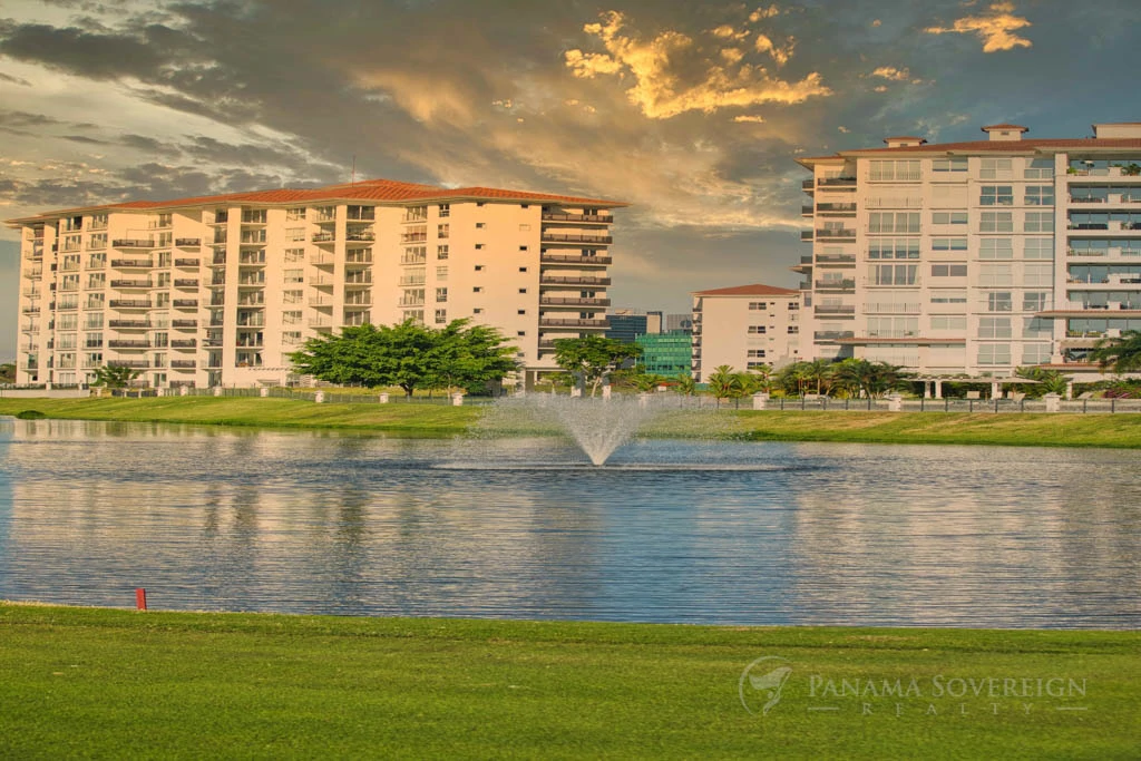 4 Bedroom Condo in Santa Maria - Gallery image 4