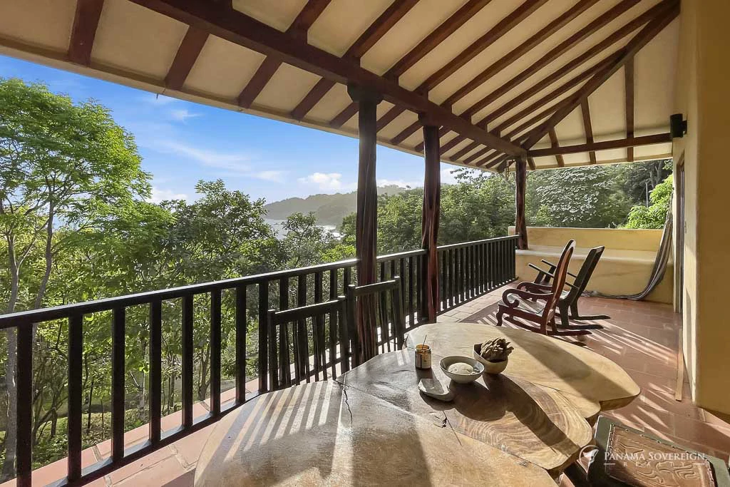 2 Bedroom House in Cambutal - Gallery image 2