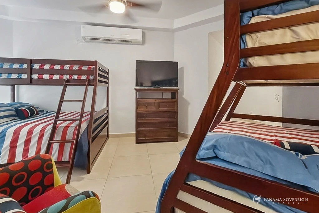 5 Bedroom Condo in San Carlos - Gallery image 15