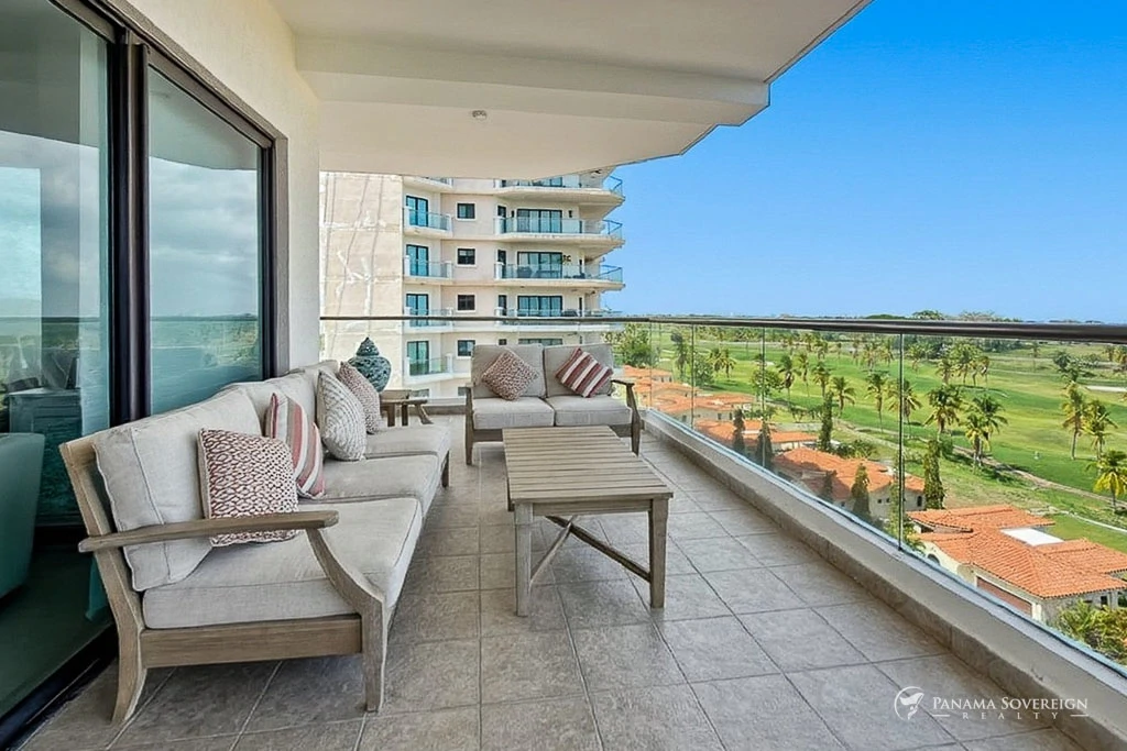 5 Bedroom Condo in San Carlos