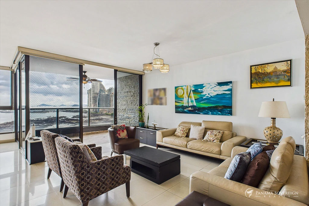 3 Bedroom Condo in San Francisco - Gallery image 2