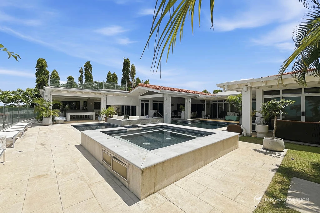 5 Bedroom House in San Carlos - Gallery image 41