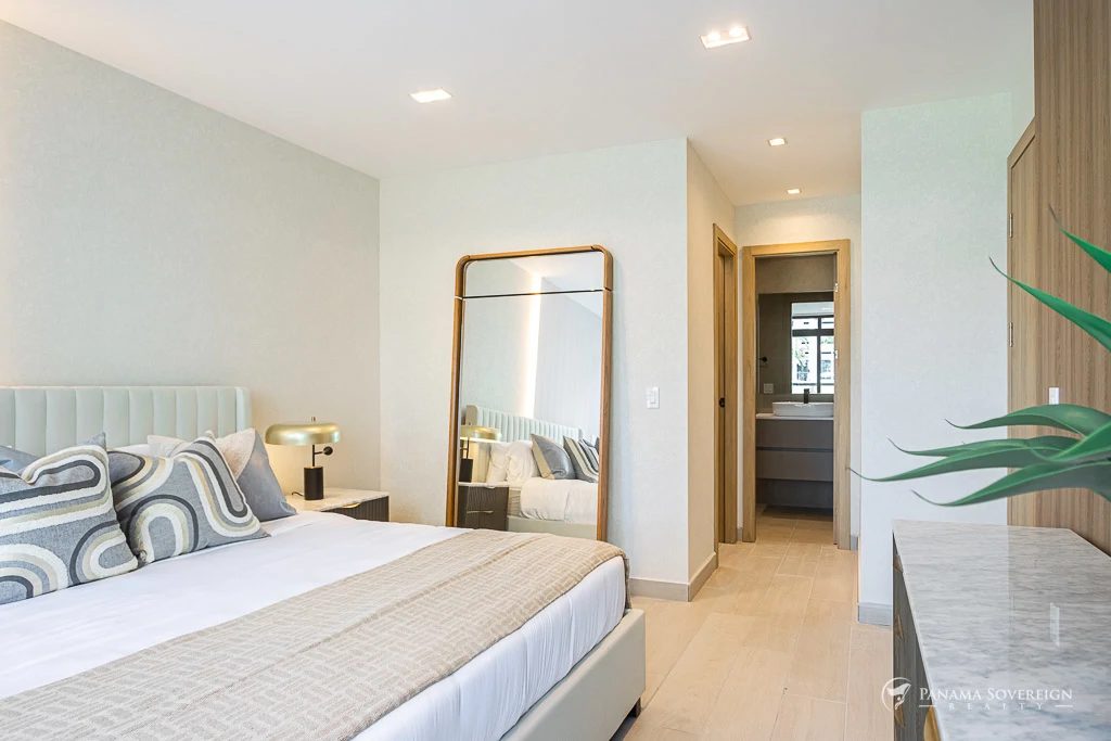 2 Bedroom Condo in Costa del Este - Gallery image 11