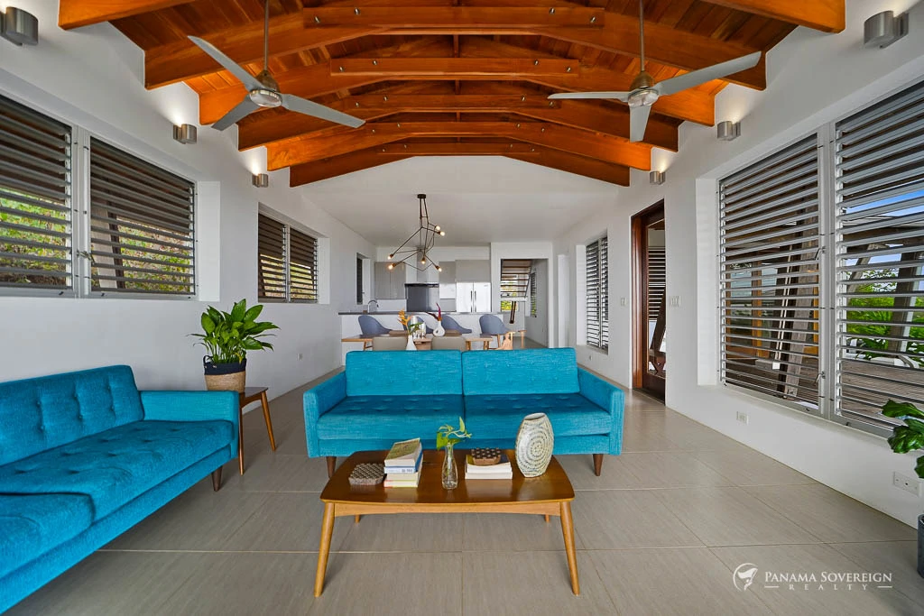 4 Bedroom House in Playa Venao - Gallery image 3