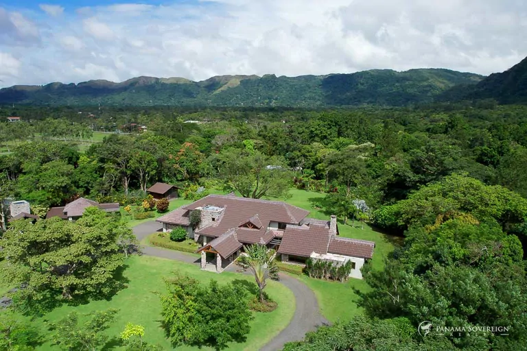 5 Bedroom House in El Valle de Anton