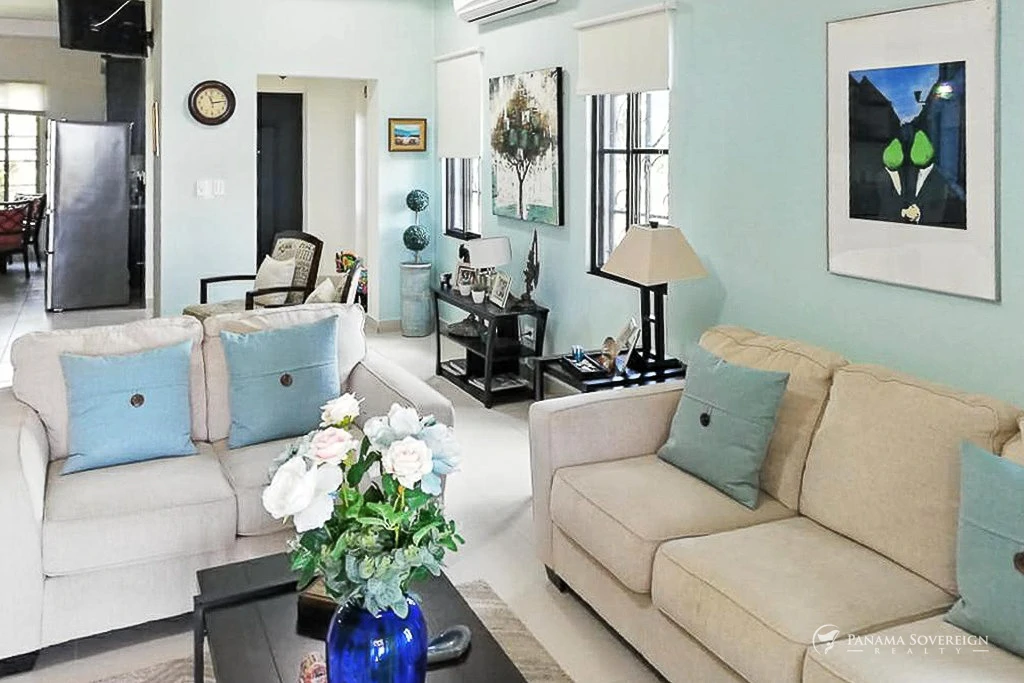 4 Bedroom House in San Carlos - Gallery image 6