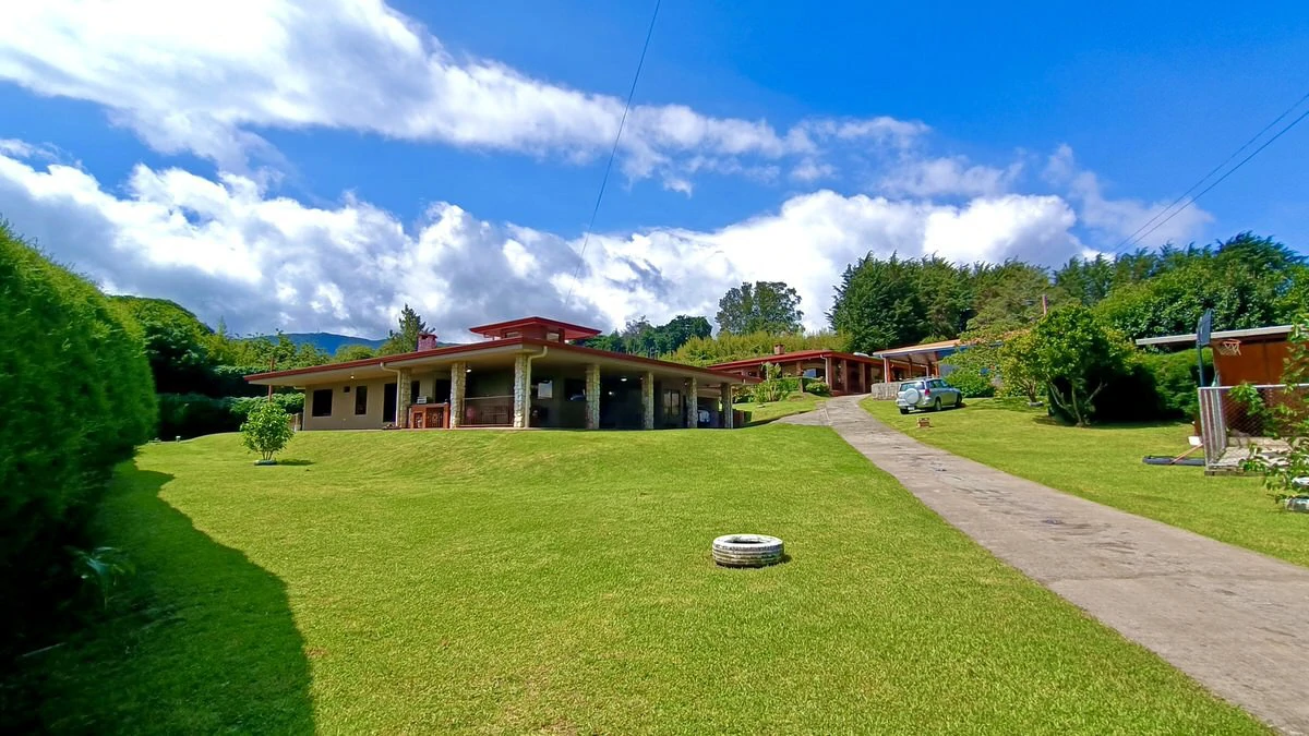 Property for sale with the 3 houses in San Rafael - Gallery image 71
