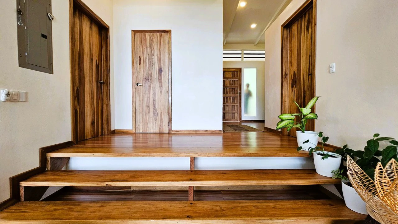 Private Hilltop Home:  with Sweeping Jungle Views & Pool - Gallery image 14