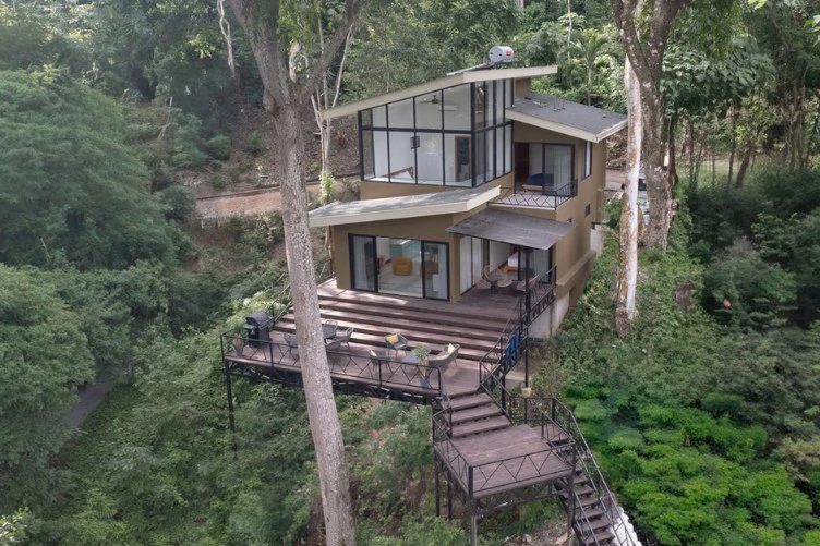 Coco: 3-Bedroom Forest-Side Home Near Playa Pájaros - Gallery image 31