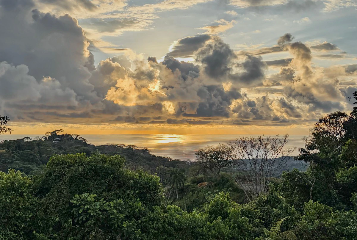 3.64 ACRES - 3 Bedroom Home With Expansive Ocean Views, Multiple Areas to Build, Public Road With Commercial Potential, 10min to the Beach!! - Gallery image 2