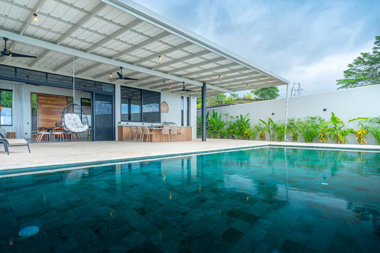 Lion's Gate Sunset Estate - Gallery image 42