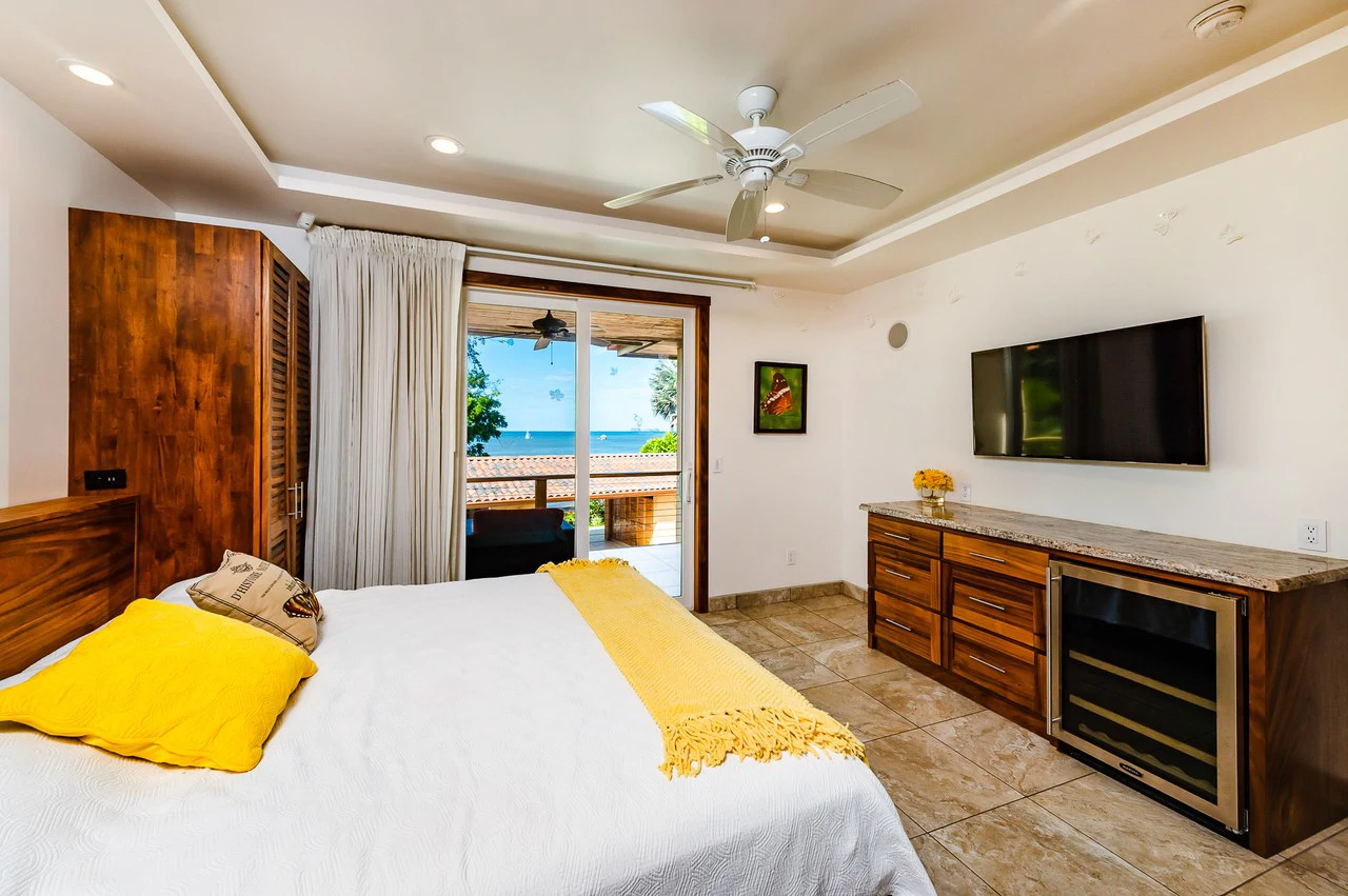 Casa Oltmann: Beach Front Mansion - Gallery image 9