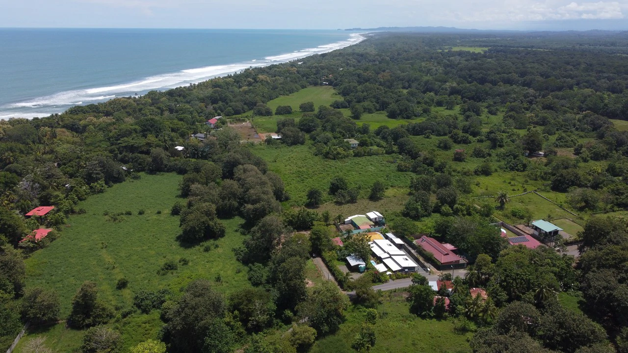 Prime Lot Just 350 Meters from Matapalo Beach – Ideal for Commercial or Residential Development: Near the Coast Development Parcel For Sale in Matapalo - Gallery image 7