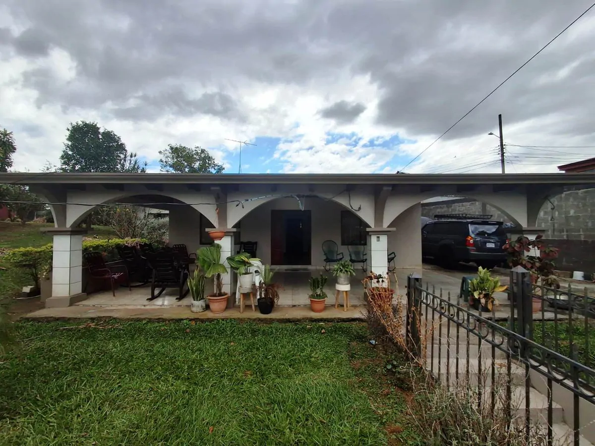Casa Convenience: Grecia Garden Home on Large Lot + Rental Apartment!