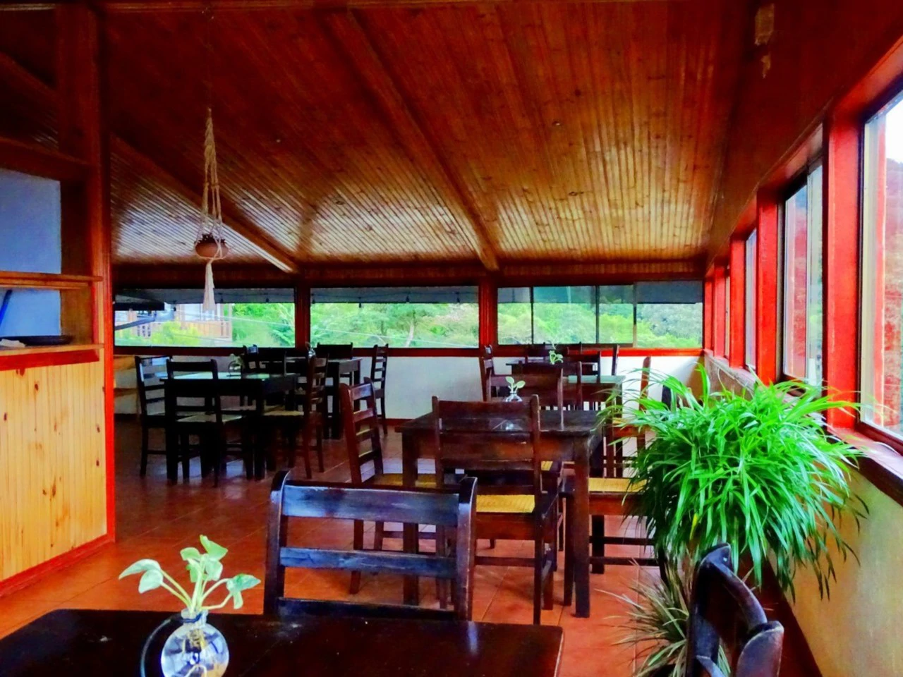Unique Hotel in Monteverde. Cerro Plano.: Established 11-Room Hotel with Apartments in Monteverde – Prime Location & Proven Track Record - Gallery image 17