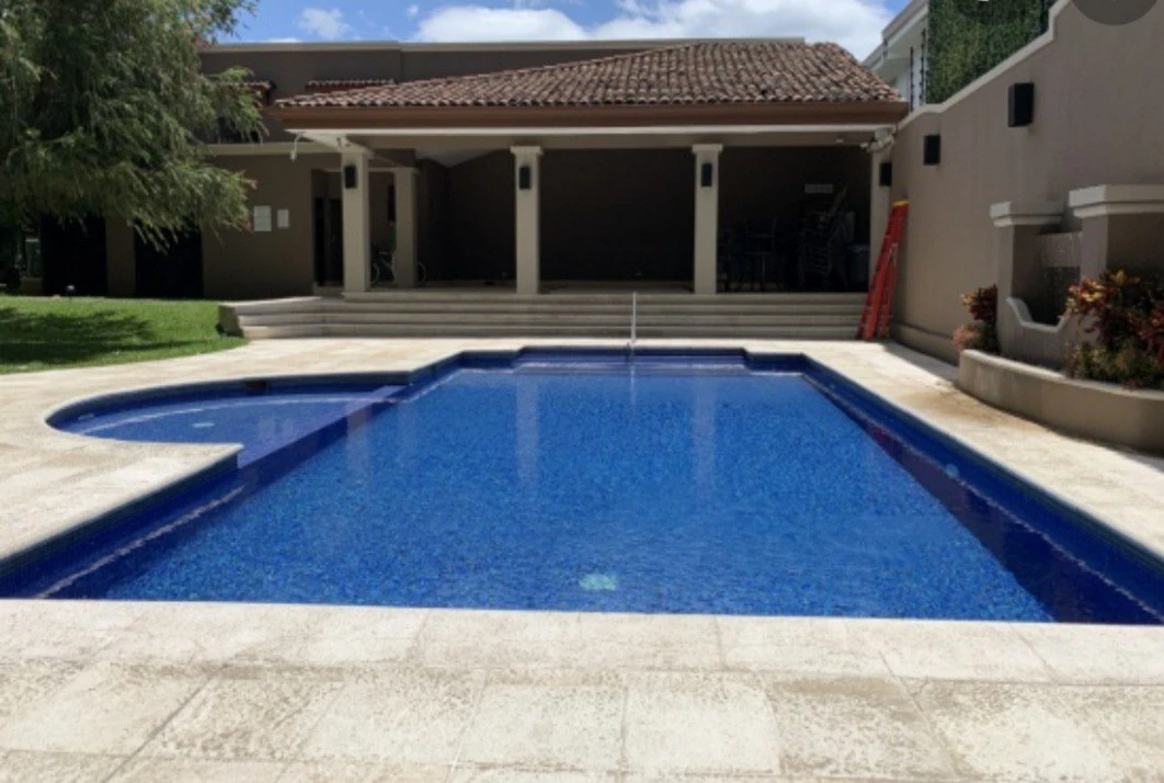 House For Sale in Santa Ana - Gallery image 3