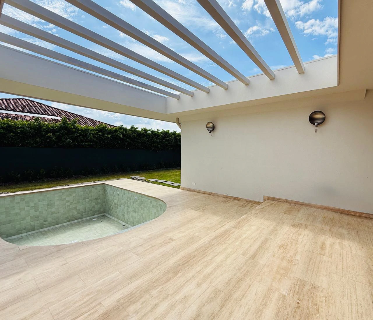 One-Story House with Pool for Sale in Bosques de Lindora Condominium - Gallery image 17