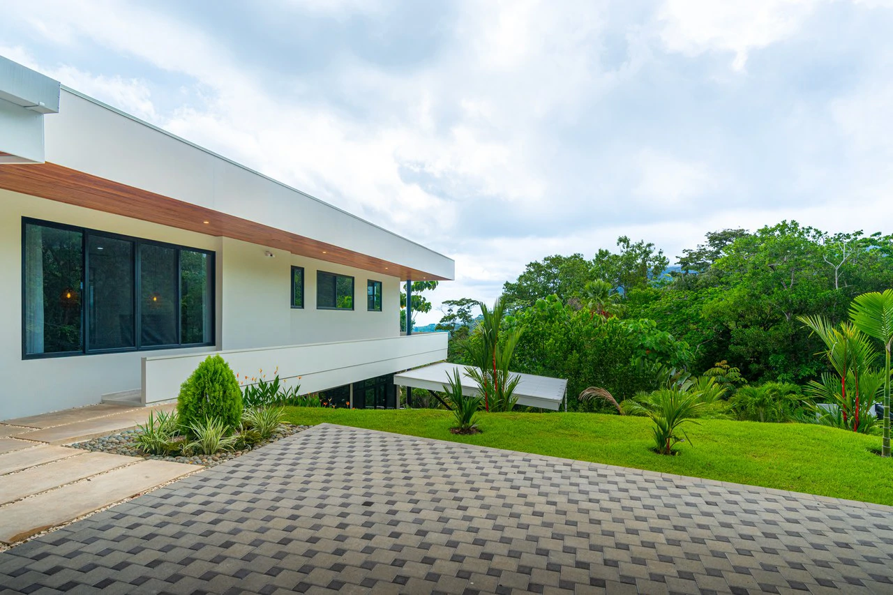 Lion's Gate Sunset Estate - Gallery image 73