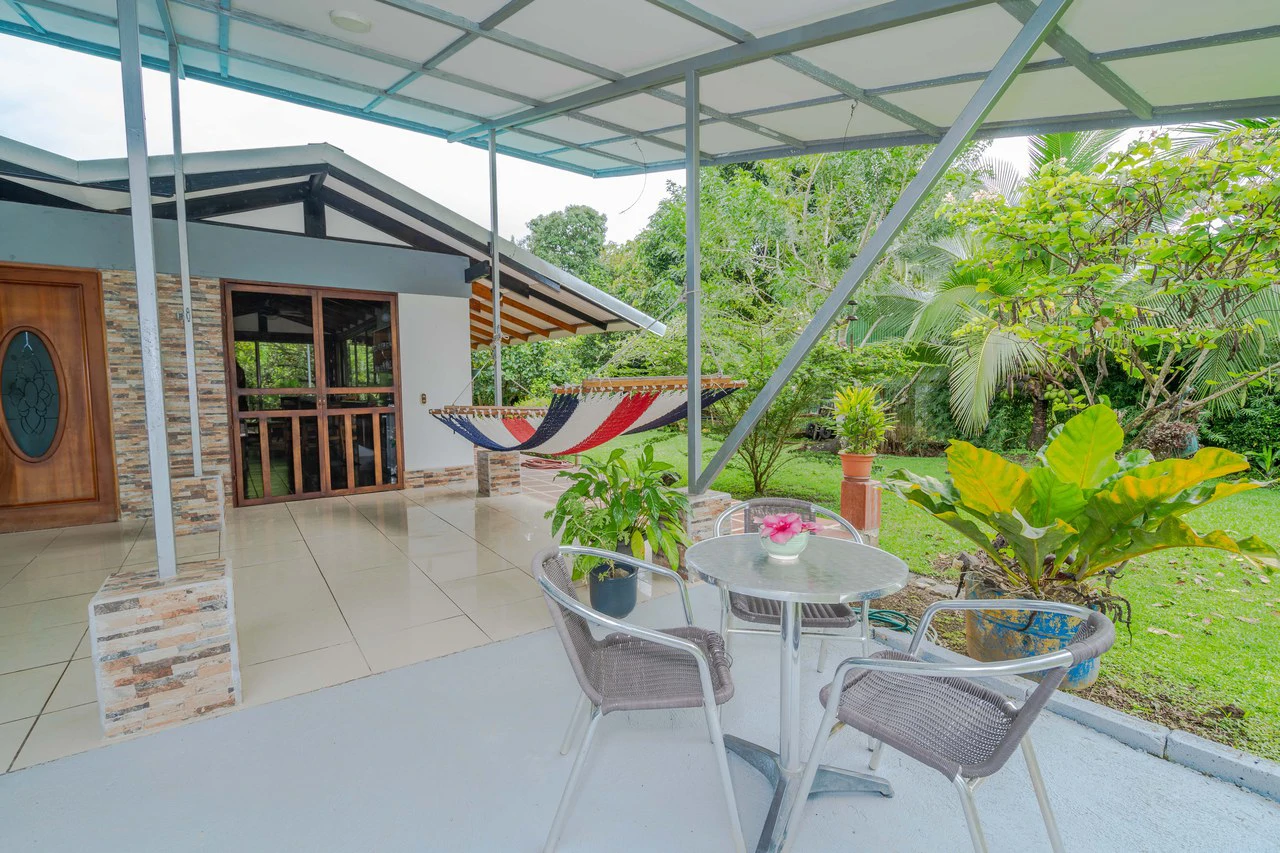 Matapalo gated home, 5 minutes from beach - Gallery image 16