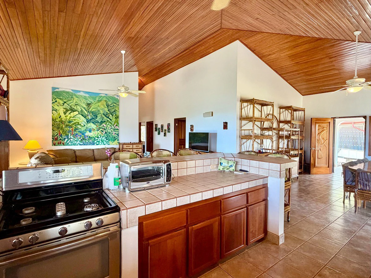 3.64 ACRES - 3 Bedroom Home With Expansive Ocean Views, Multiple Areas to Build, Public Road With Commercial Potential, 10min to the Beach!! - Gallery image 24