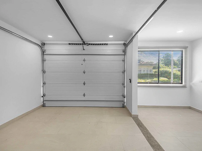 Modern Beachside Home with Office & Garage: Walking distance to the beach in a great community! - Gallery image 18