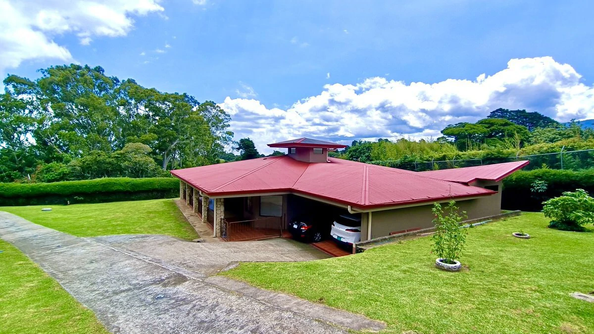 Property for sale with the 3 houses in San Rafael - Gallery image 3