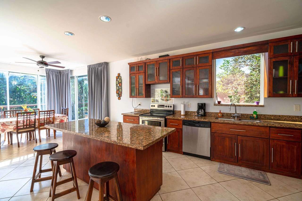 Casa Fox Las Palmas: Mountain House For Sale in Quepos - Gallery image 11