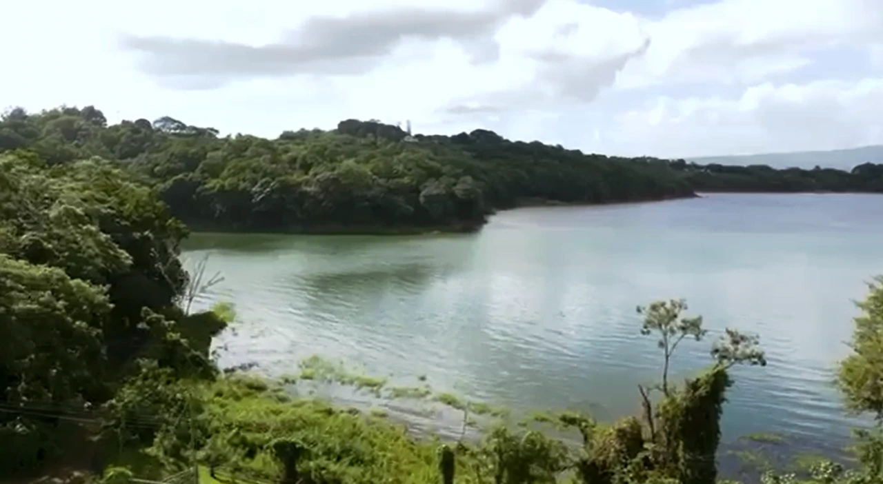 BAHIA PESCADORA: Lakefront and Countryside Home Construction Site For Sale in Nuevo Tronadora - Gallery image 3