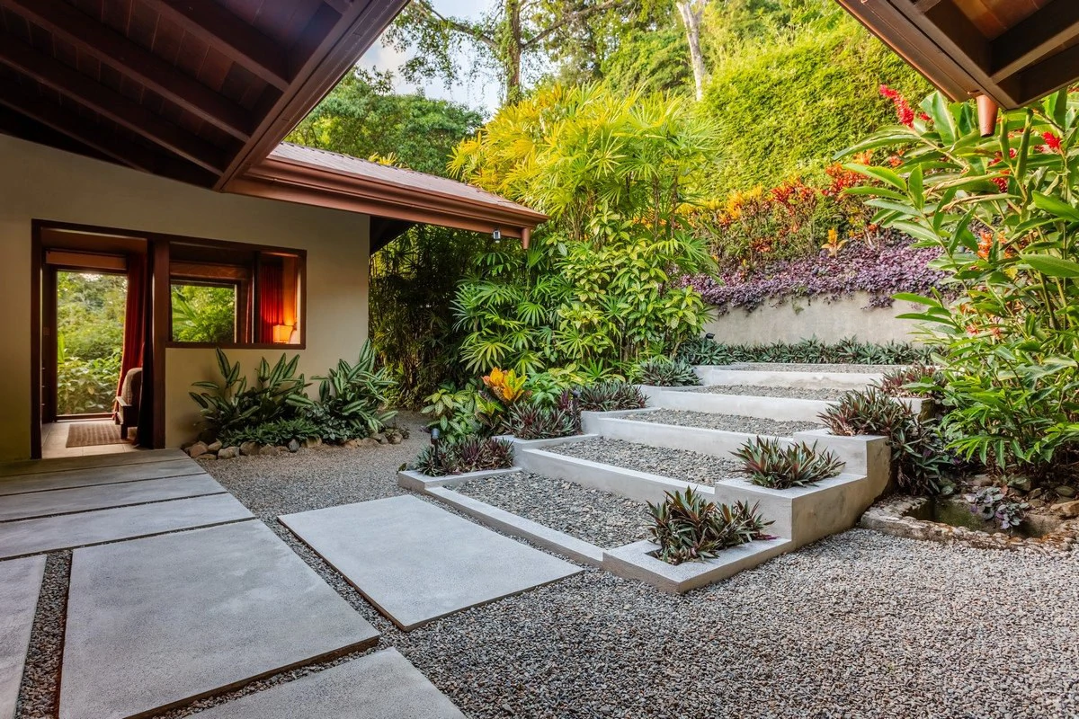4.6 ACRES – 4 Bedroom Ultra-Private Oceanview Luxury Estate Surrounded by Rainforest!!! - Gallery image 3