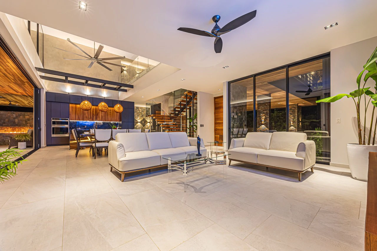 Casa Koules: Architectural 5-Bedroom Oceanview Estate in Prestigious Costa Verde Estates - Gallery image 23