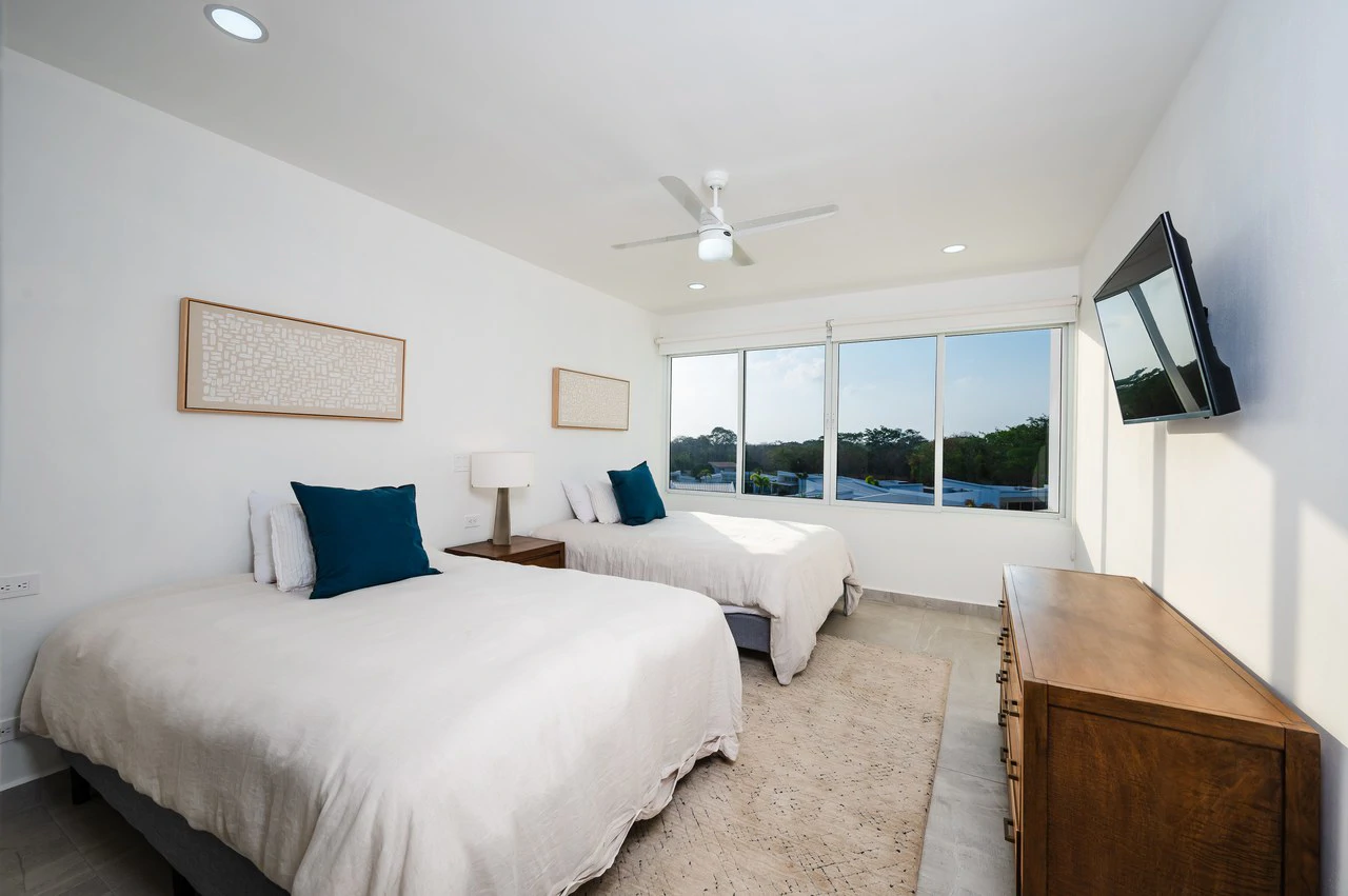 The Enclave: Ultra-Modern 5 Bedroom Villa Located Minutes From the Beach! - Gallery image 33