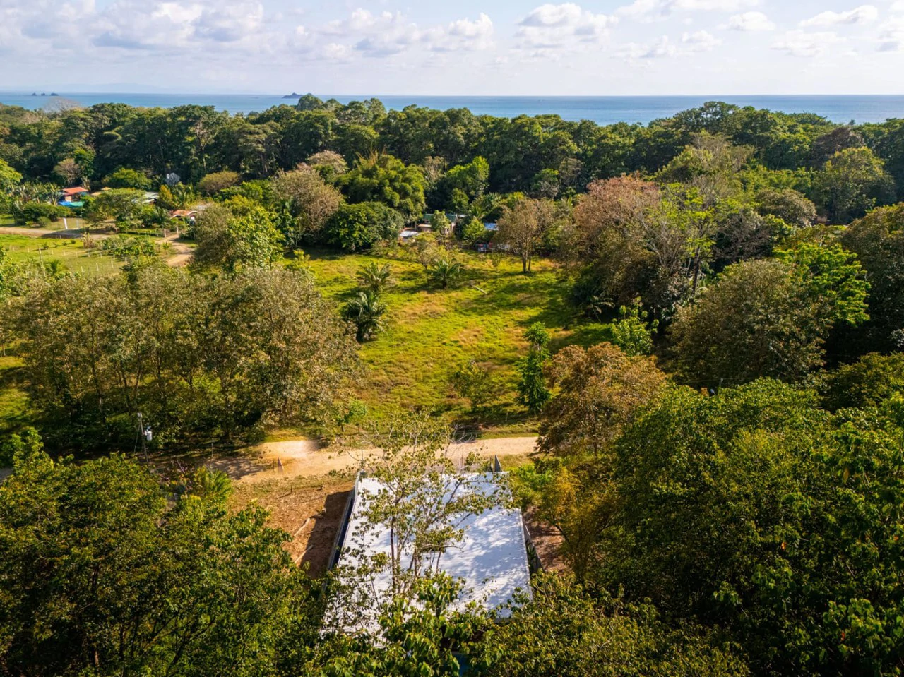 Amazing New Villa Cayman: Solar Powered and Walk to the Beach in Uvita! - Gallery image 8