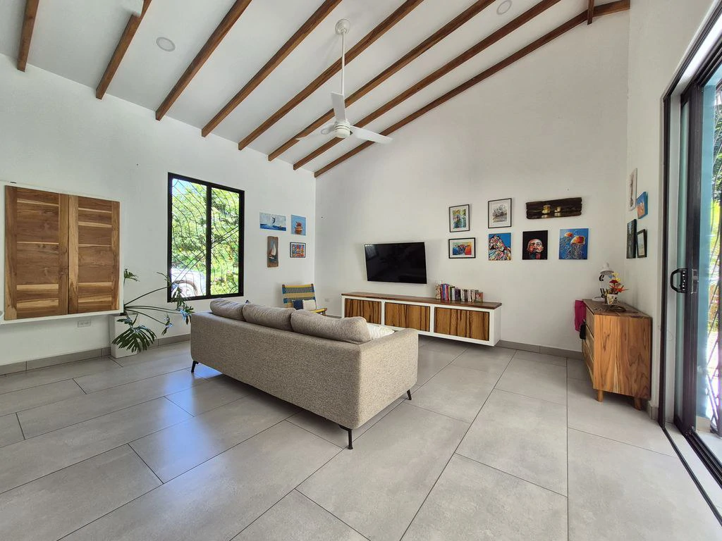 Casa Amapola: PRICE REDUCTION - Turnkey Modern Home with Pool in a Serene Tropical Setting, very close to Samara - Gallery image 11