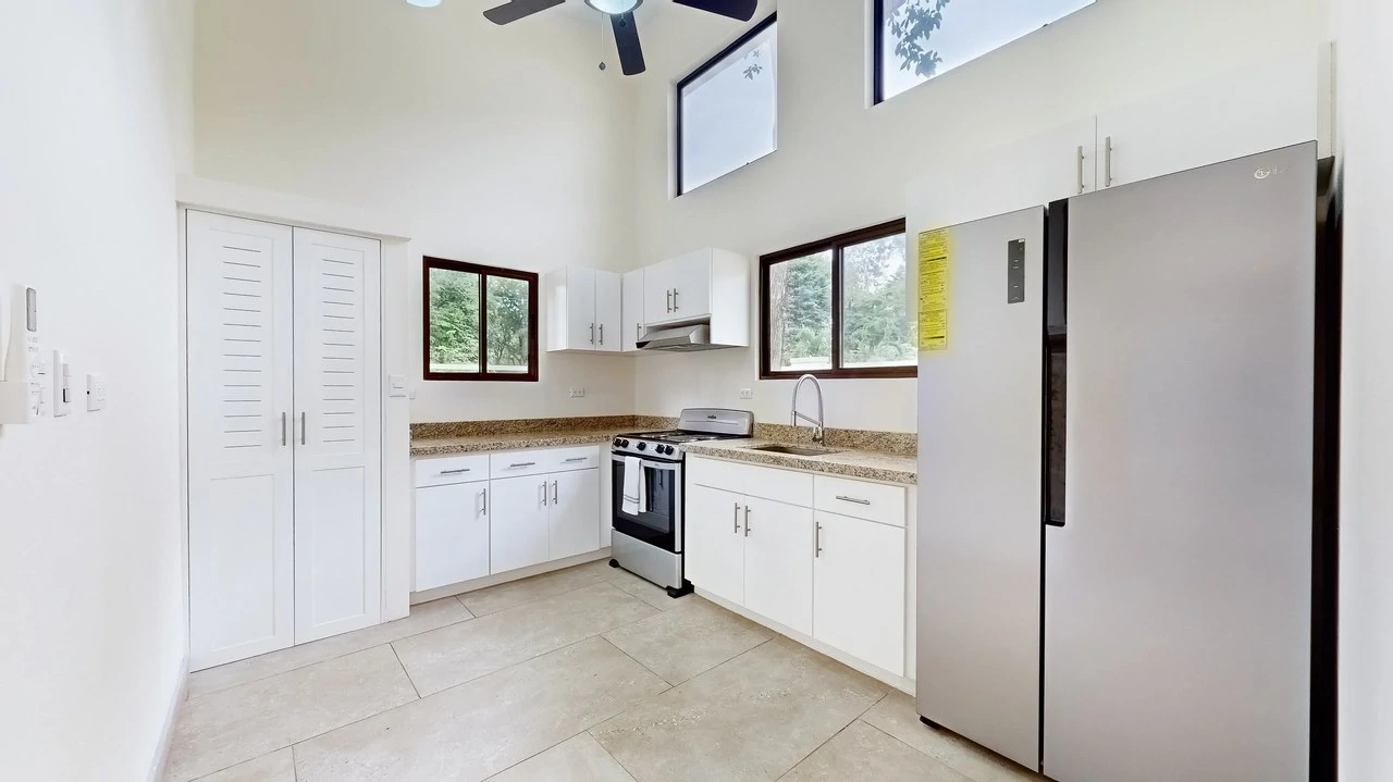 Modern 3-Bedroom Home Near Marino Ballena National Park – Central Uvita - Gallery image 2