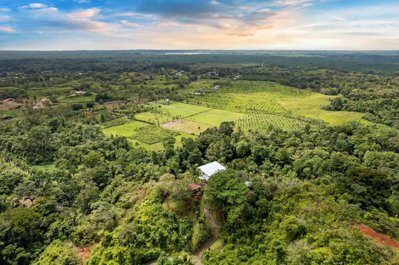Casa Sol: Exceptionally Private Home with Panoramic Ocean, Mountain & Sunset Views - Gallery image 38