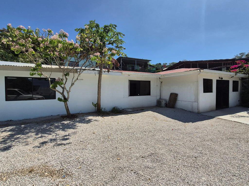Casa Veranera:  Unique Renovated 3-Bedroom Home with Indoor Pool & Flexible Layout – 10 Minutes from Sámara - Gallery image 23